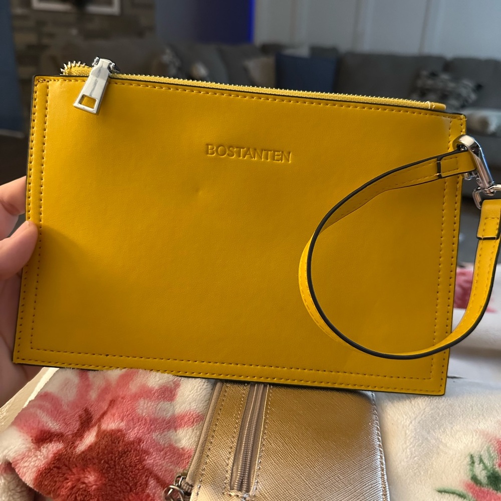 Bostanten wristlet